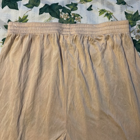 {VTG} Nude Silk Leggings - Picture 7 of 8